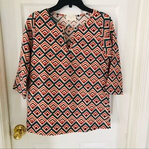 NWOT EVERLY colorful Chevron asymmetrical printed key hole shirt size small